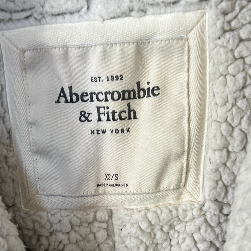 Abercrombie & Fitch Charcoal Jacket with Cream Sherpa fleece xs - Picture 2 of 6